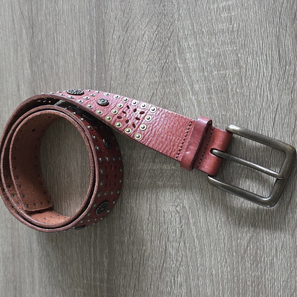 Fossil Belt Brown Medium Embossed Studded Cut Outs Y2K Leather Silver Brass Tone